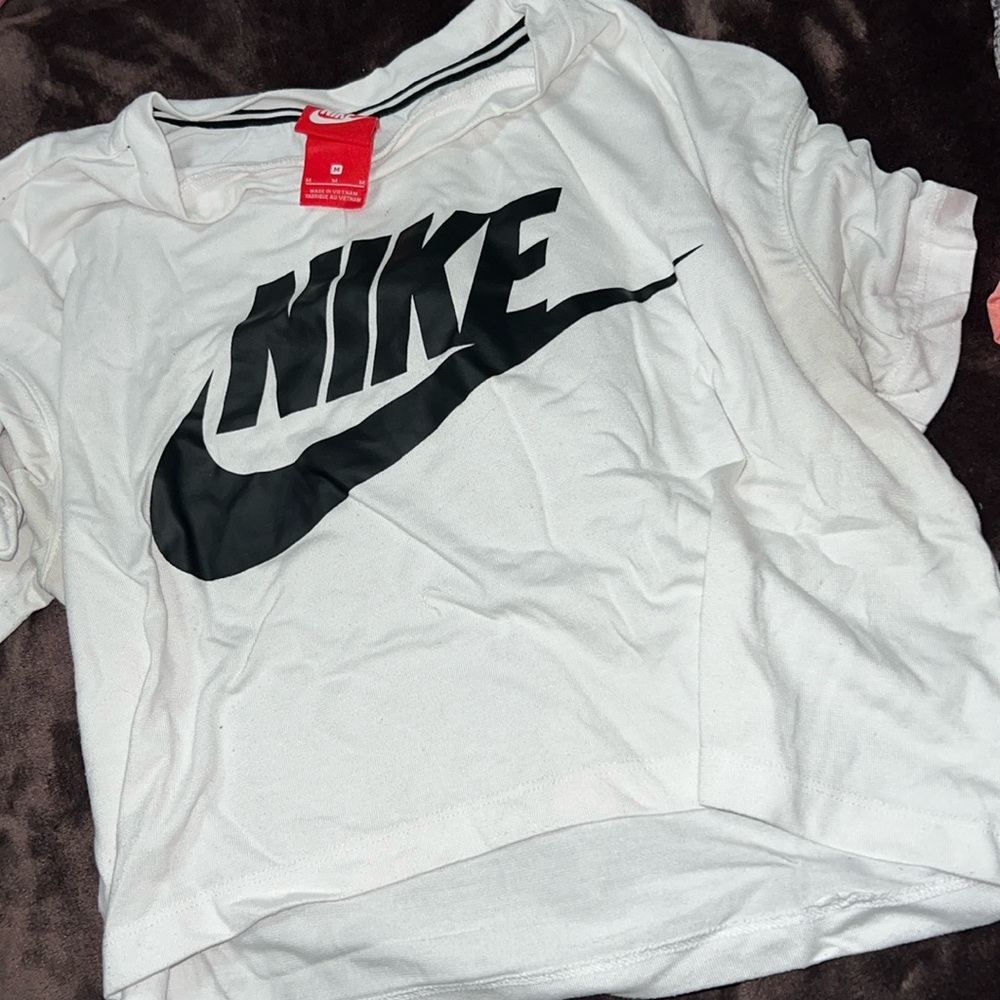 nike crop top